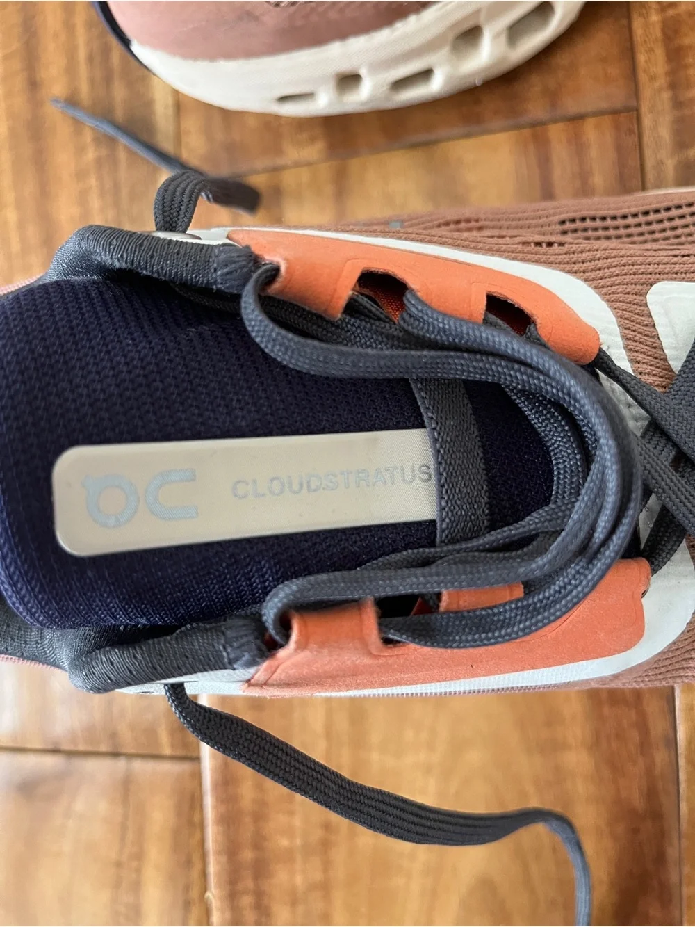 Women’s OnCloud Cloud Stratus 2 in Cork Fawn size 8